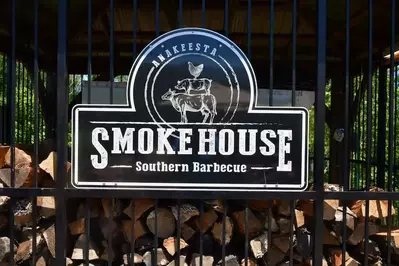 smokehouse restaurant at anakeesta