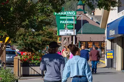 couple walking in downtown gatlinburg