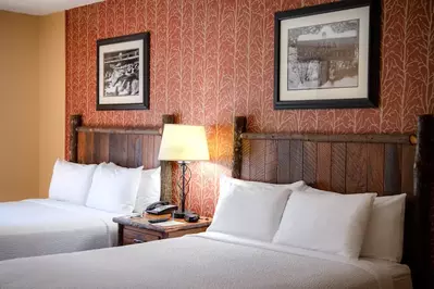 old creek lodge two bed hotel room
