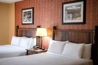 beds in hotel room