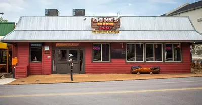 outside of Bones BBQ in downtown Gatlinburg