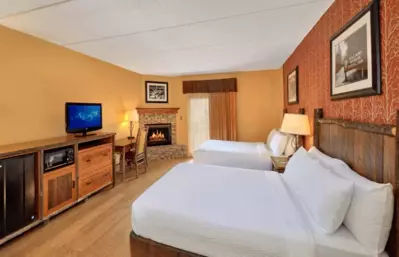 Queen Room at downtown Gatlinburg hotel