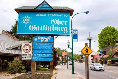 ober gatlinburg sign in the spring