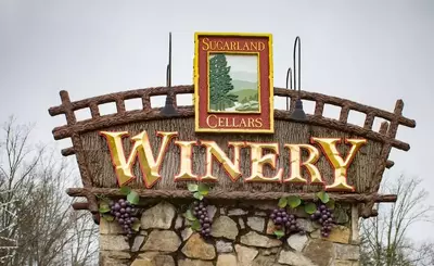 sugarland cellars sign