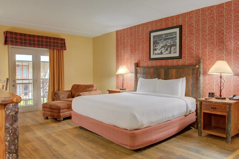 Old Creek Lodge room