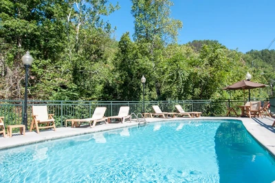 Old Creek Lodge pool