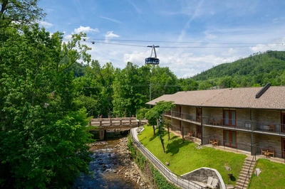 Old Creek Lodge river