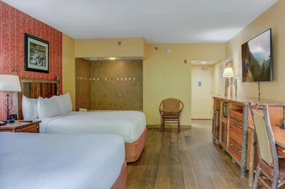 Old Creek Lodge room