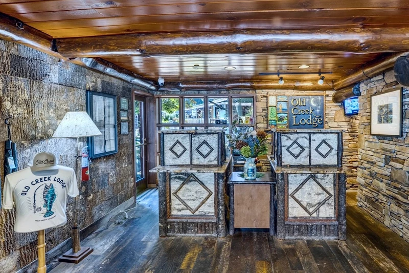 Old Creek Lodge front lobby