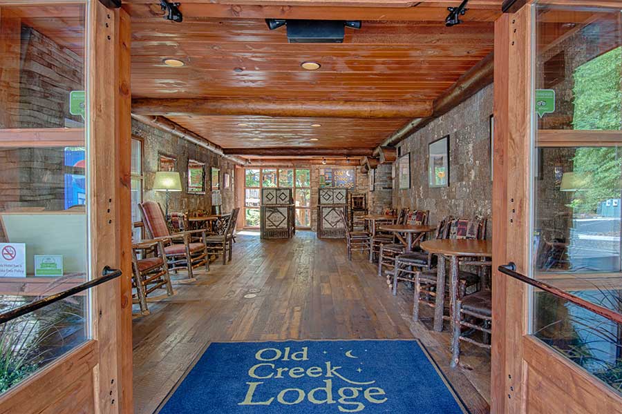The front entrance of Old Creek Lodge in Gatlinburg.