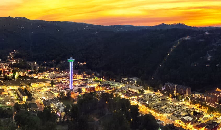 things to do in downtown gatlinburg at night